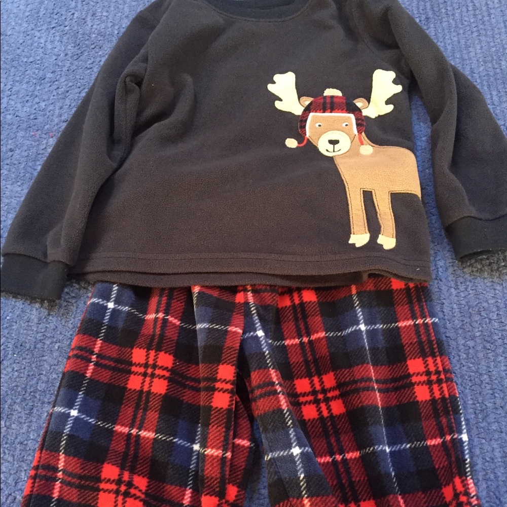 Carter’s PJs - Picture 2 of 8